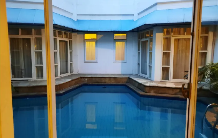 For rent house at Pondok Indah 10