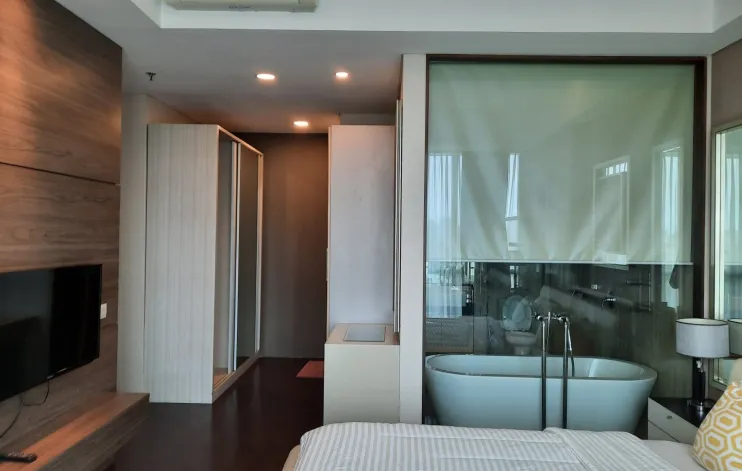 Sewa 2 kamar Kemang Village tower Ritz 7