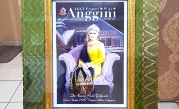 Aneka Dekorasi di  Bingkai Nauli Nusantara tenun sutra Kendari