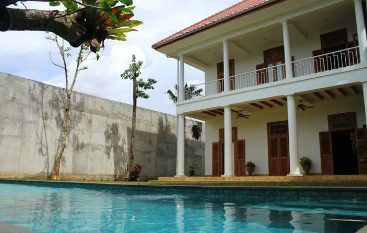 Beautiful classic house at near Kemang area 8