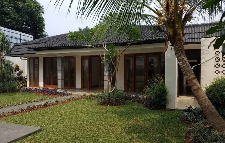 Ready to move in 4 bedrooms house at Kemang Selatan 6