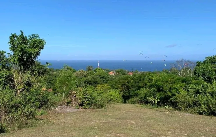 Tanah dengan pemandangan pantai Nusa Dua 1