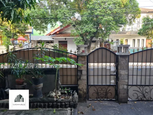 Rumah Dijual Rumah cantik lokasi sangat strategis di Rawamangun 3 watermark_1695734047347