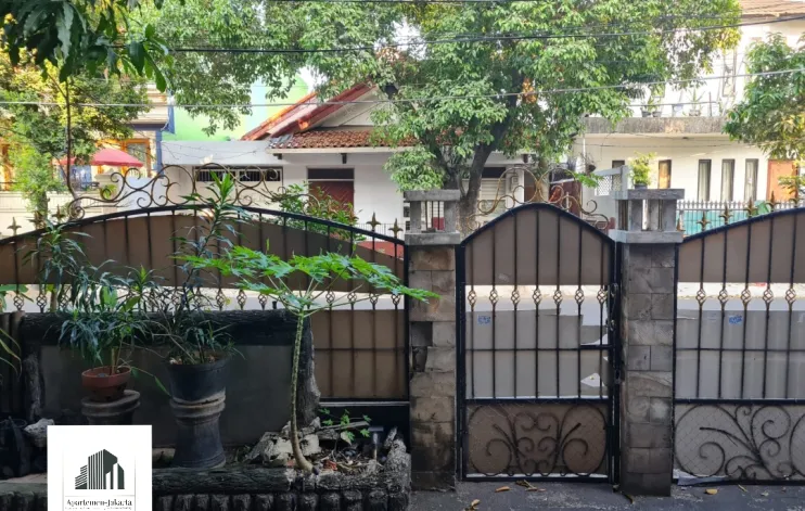 Rumah cantik lokasi sangat strategis di Rawamangun 3