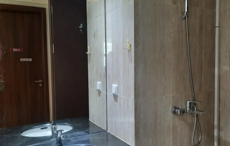 2 BR Corner Apartemen 12