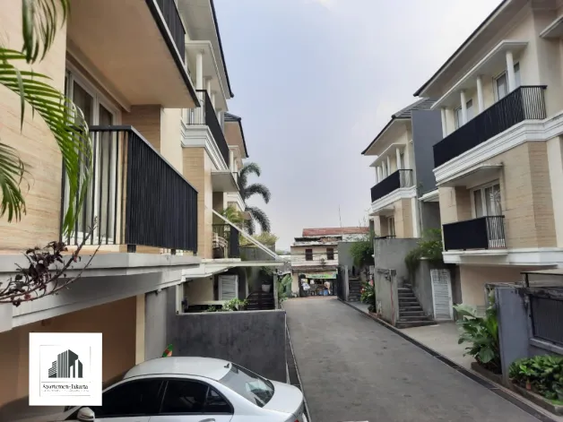 Rumah Disewa 3 Bedrooms House in South Jakarta Cluster 1 watermark_1702284670007