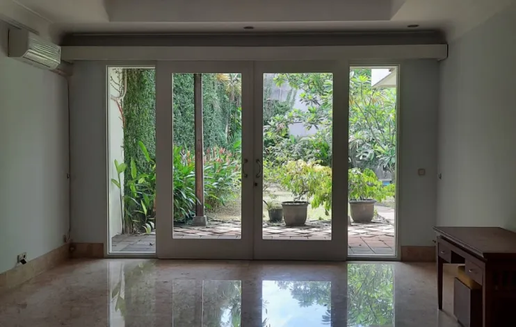 House in the Menteng area suitable for ambassadors 16