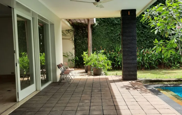 House in the Menteng area suitable for ambassadors 40