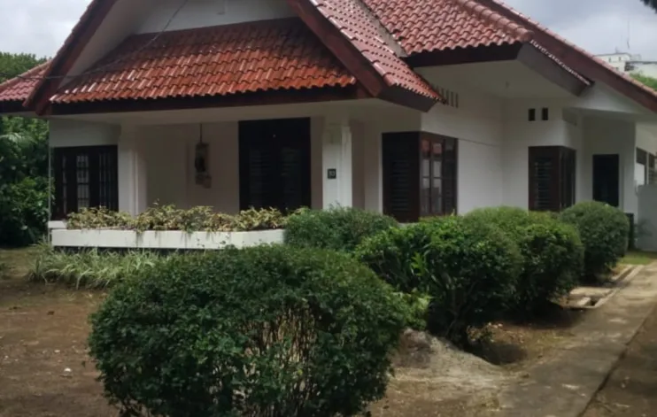 Rumah Tua Kokoh Dan Asri Di Menteng 1