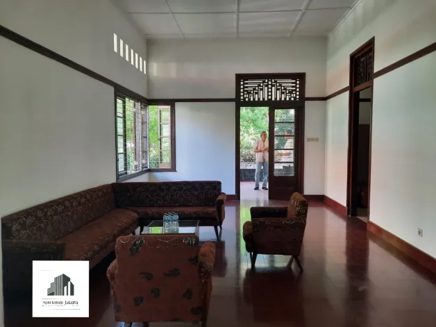 Rumah Dijual Beautiful And Sturdy Vintage House At Menteng 4 watermark_1708931332023