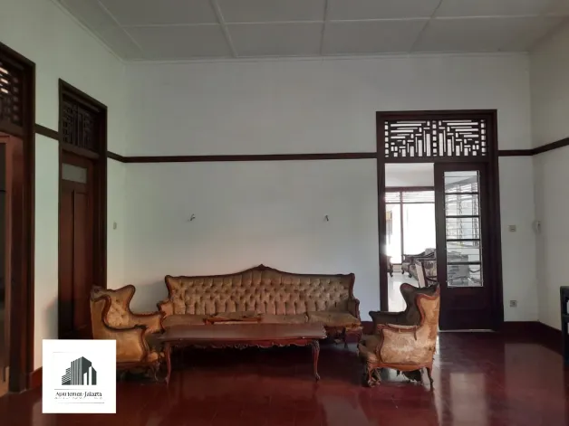 Rumah Dijual Beautiful And Sturdy Vintage House At Menteng 5 watermark_1708931417906