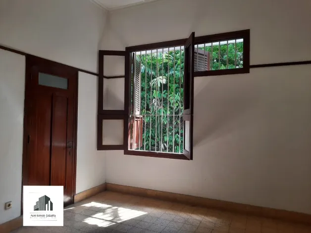 Rumah Dijual Beautiful And Sturdy Vintage House At Menteng 6 watermark_1708931701411