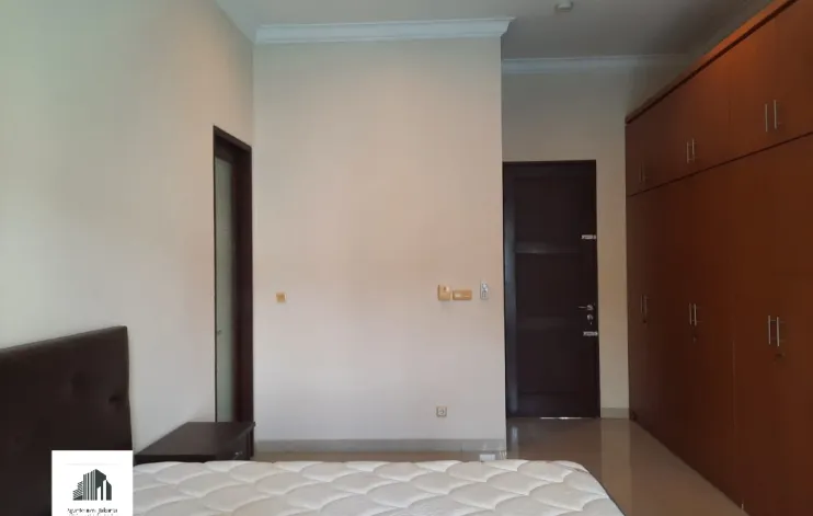 Beautiful Well Maintained House At kemang South Jakarta 11