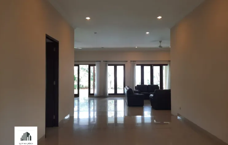 Beautiful Well Maintained House At kemang South Jakarta 4