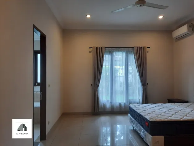 Rumah Disewa Beautiful Well Maintained House At kemang South Jakarta 14 watermark_1714812968352