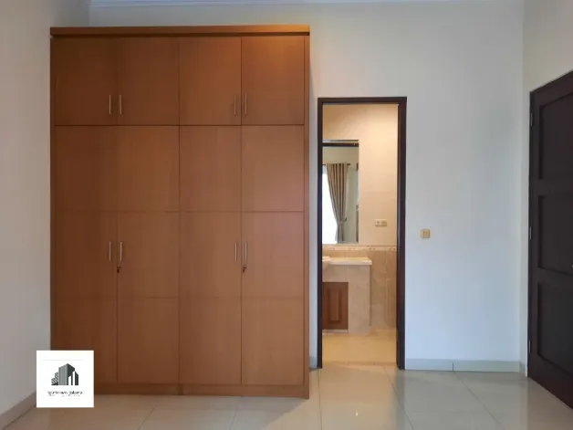 Rumah Disewa Beautiful Well Maintained House At kemang South Jakarta 6 watermark_1714813098236