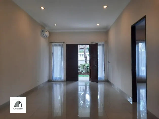 Rumah Disewa Beautiful Well Maintained House At kemang South Jakarta 27 watermark_1714813768851