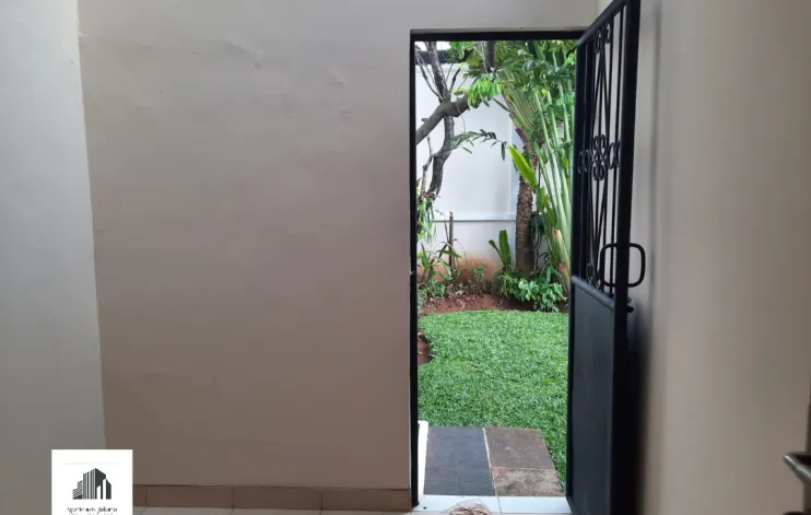 Beautiful Well Maintained House At kemang South Jakarta 23