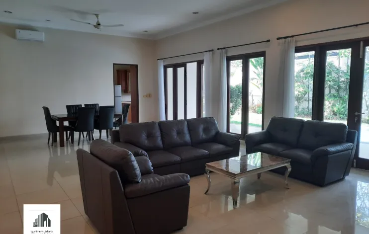 Beautiful Well Maintained House At kemang South Jakarta 16