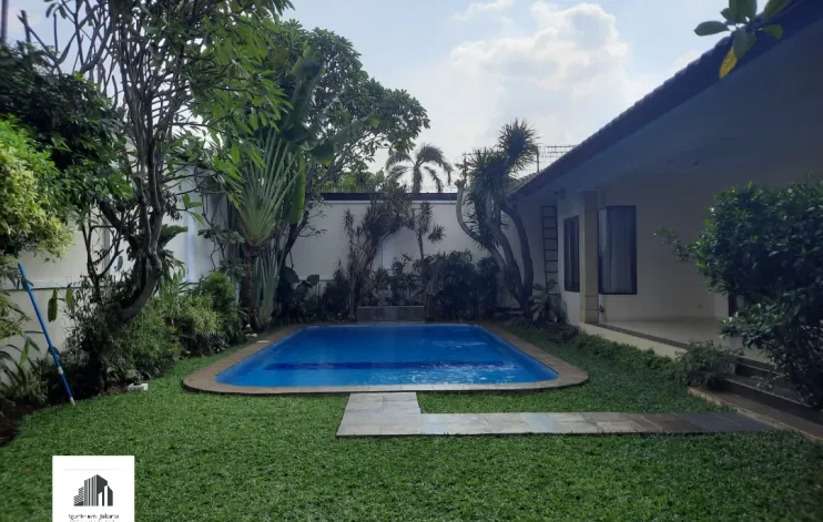 Beautiful Well Maintained House At kemang South Jakarta 24