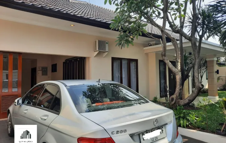 Rumah Cantik Terawat Di Kemang Jakarta Selatan 2