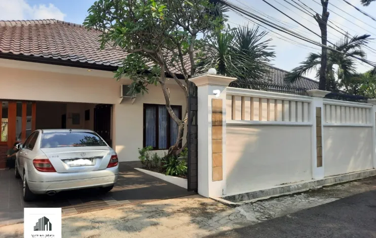 Rumah Cantik Terawat Di Kemang Jakarta Selatan 1