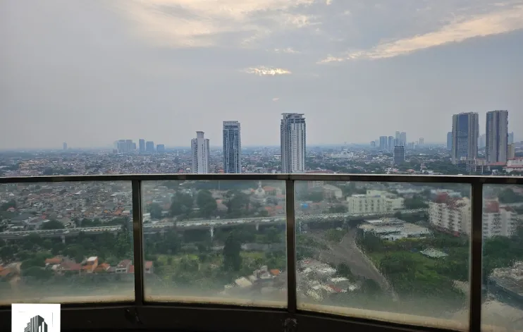 4 BR Private lift Apartemen Kemang Village 5