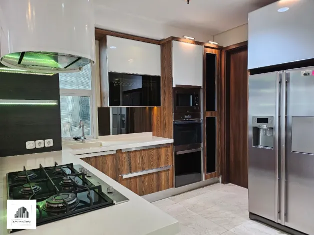 Apartemen Disewa 4 BR Private lift Apartemen Kemang Village 6 watermark_1724926689986