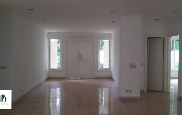 For Sale House With a Large Plot Of Land In South Jakarta 4