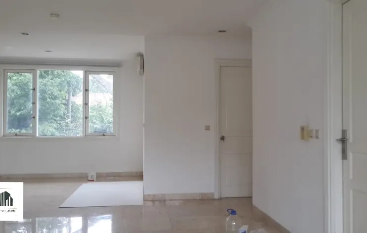 For Sale House With a Large Plot Of Land In South Jakarta 17