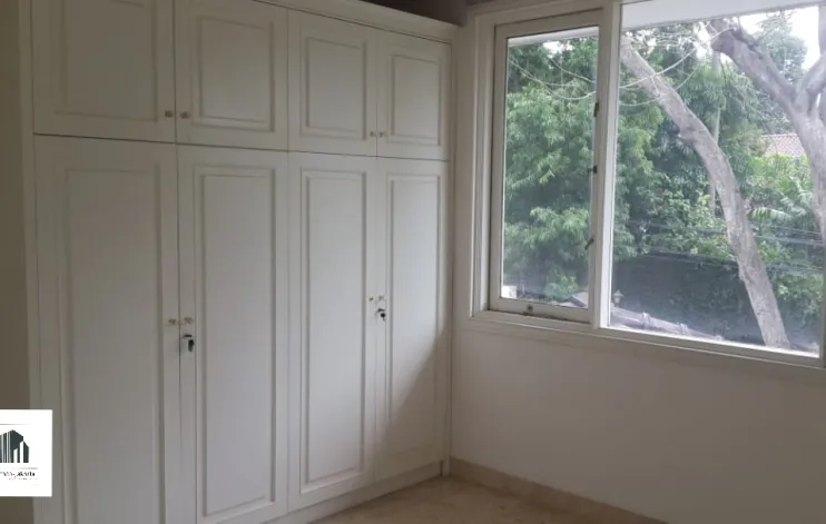 For Sale House With a Large Plot Of Land In South Jakarta 27