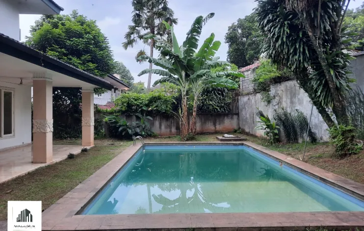 For Sale House With a Large Plot Of Land In South Jakarta 12