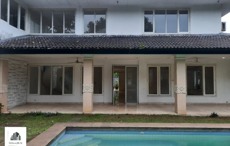 For Sale House With a Large Plot Of Land In South Jakarta 13