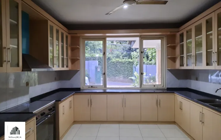 For Sale House With a Large Plot Of Land In South Jakarta 8