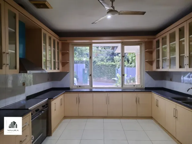 Rumah Dijual For Sale House With a Large Plot Of Land In South Jakarta 8 watermark_1733402396799