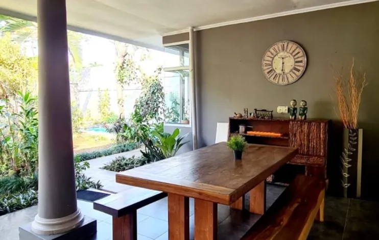 Good Price 4BR Classic Big House  8