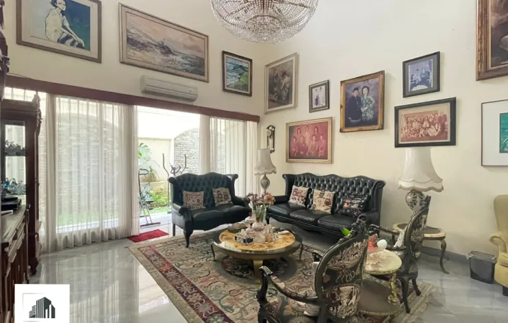 5 Bedroom House in a TownHouse Near Kemang, South Jakarta 1