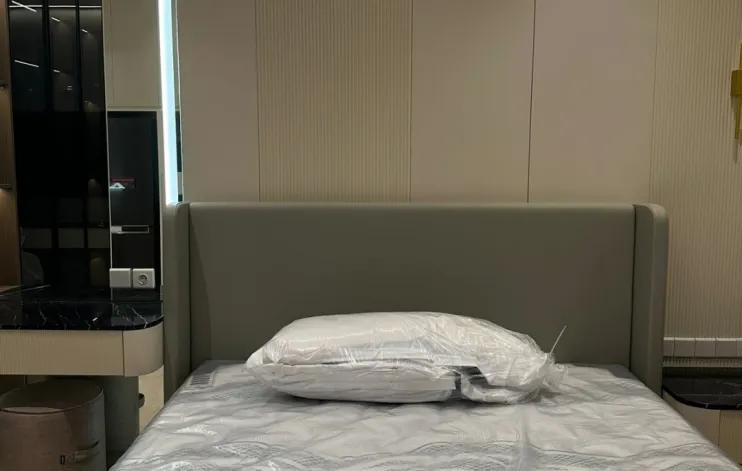 Minimalist Modern Studio Promenade 57 5