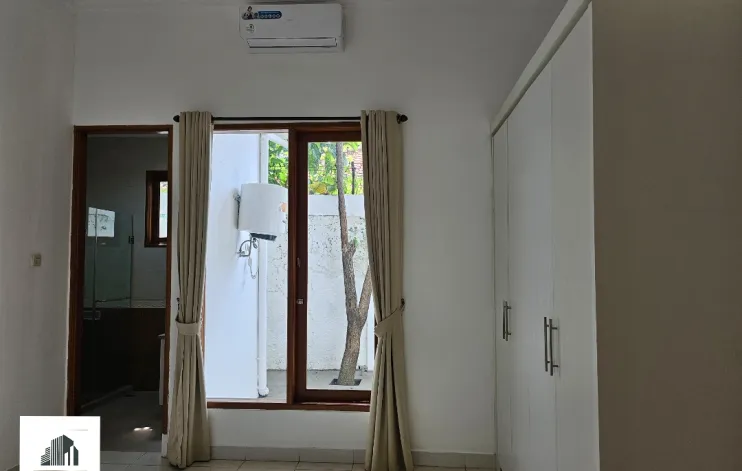 House For Residence Or Office At Kemang Dalam 3