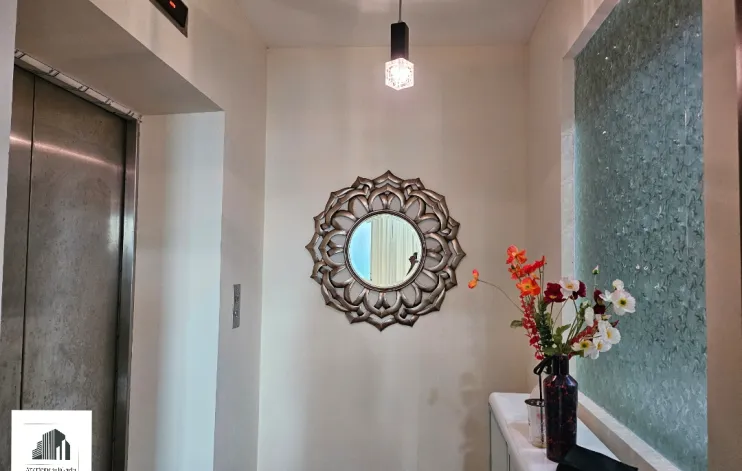 2 BR Apartemen Private Lift Lantai Rendah 1