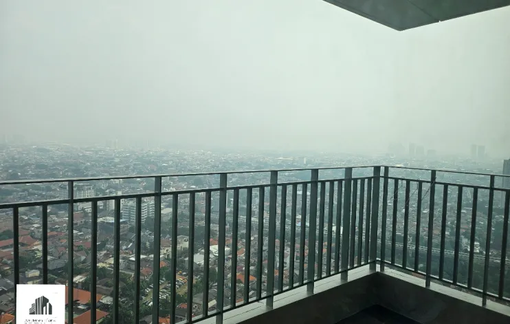 4 BR Semi Furnished Kemang Village City View 3