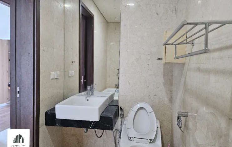4 BR Semi Furnished Kemang Village City View 17