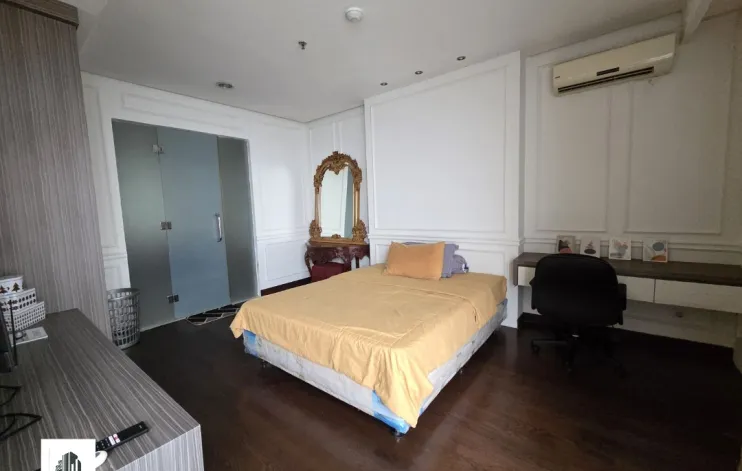 Studio Berukuran Besar Kemang Mansion 3