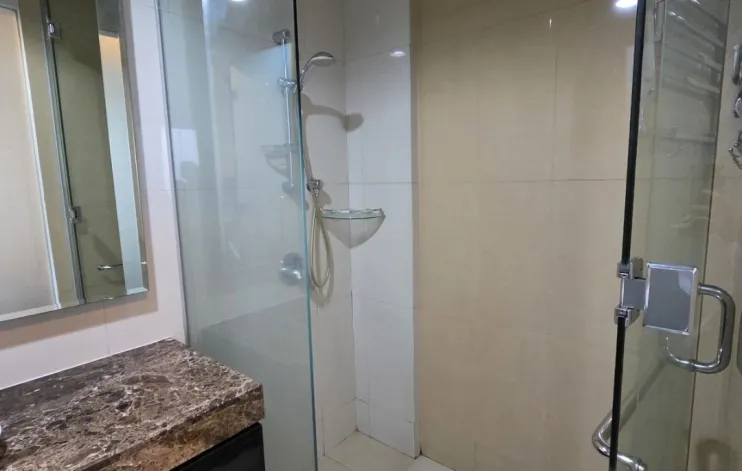 Studio Berukuran Besar Kemang Mansion 4