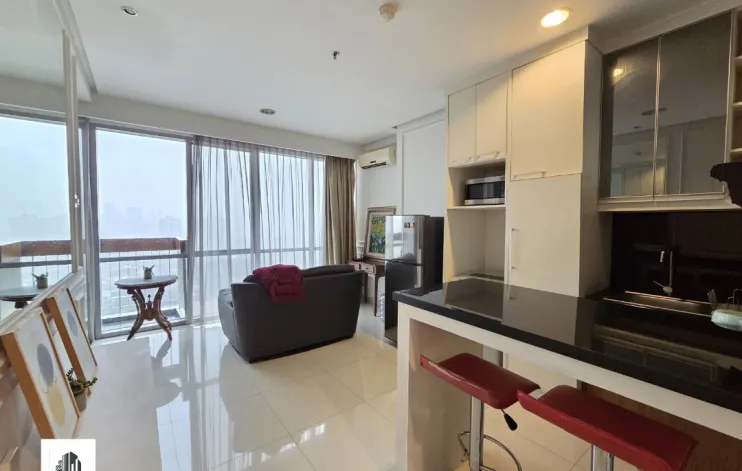 Studio Berukuran Besar Kemang Mansion 1