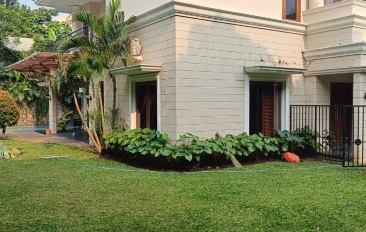 Rumah Mewah 5 Kamar Dalam Komplek Yang Asri Di Lebak Bulus 2