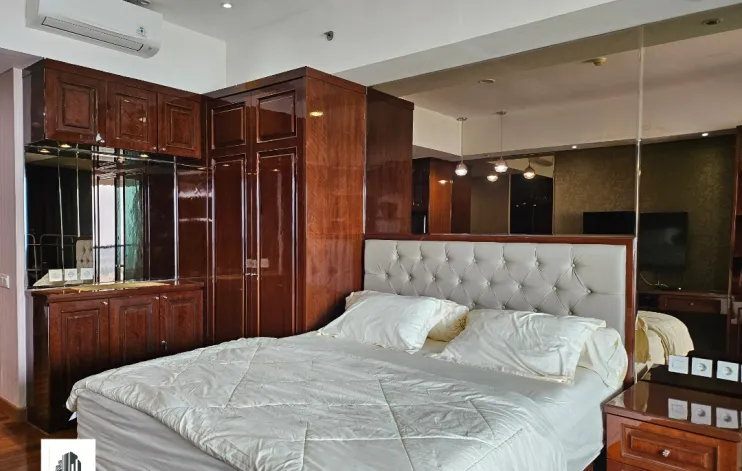 Studio Dengan Interior Klasik Dan terhubung Dengan Mall 6