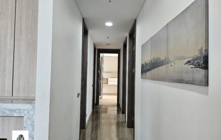 Luxury 4 BR double private lift apartment 17