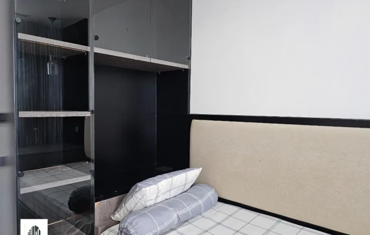 Luxury 4 BR double private lift apartment 22