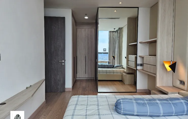 Luxury 4 BR double private lift apartment 28